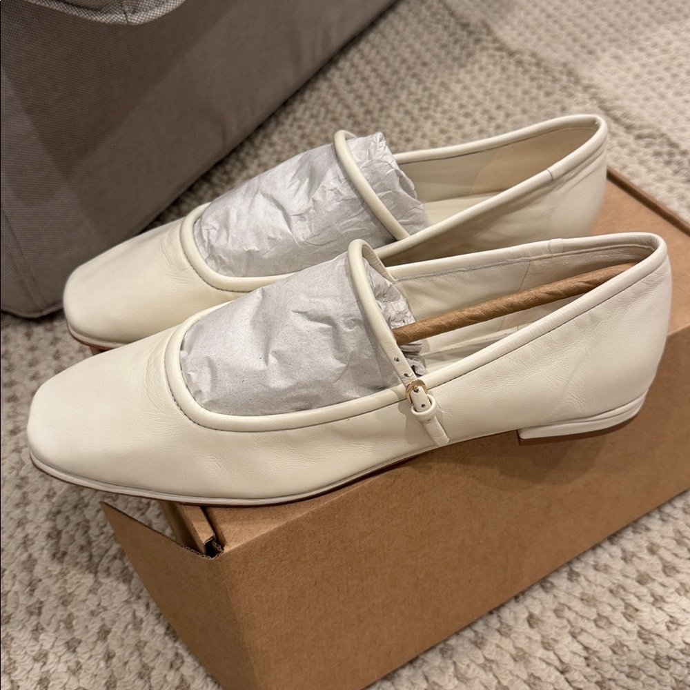 Reformation Charlie Ballet Flat - Picture 10 of 12